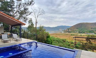 Casa en Renta moderna con vista al lago