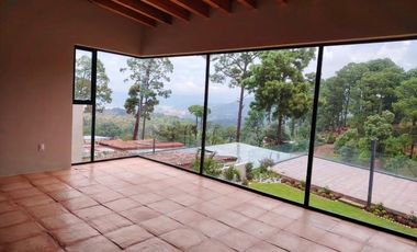 Espectacular casa en renta dentro de Residencial en Avándaro, Valle de Bravo