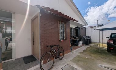 AMPLIA  PROPIEDAD 580 m2 CON GALPONES Y DEPARTAMENTO