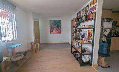 AMPLIA  PROPIEDAD 580 m2 CON GALPONES Y DEPARTAMENTO