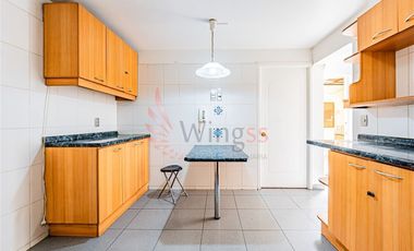 Casa de Tres Pisos Familiar en Condominio