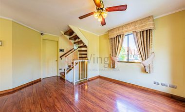 Casa de Tres Pisos Familiar en Condominio