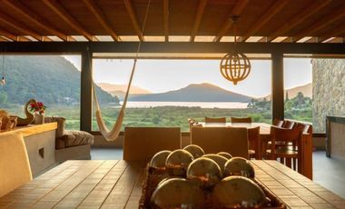 CASA EN RENTA CON VISTA AL LAGO EN VALLE DE BRAVO
