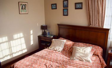 VENTA AMPLIA Y HERMOSA CASA, SAN ANTONIO DE PICHINCHA