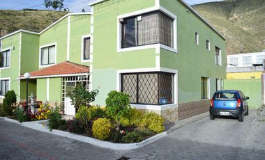 VENTA AMPLIA Y HERMOSA CASA, SAN ANTONIO DE PICHINCHA