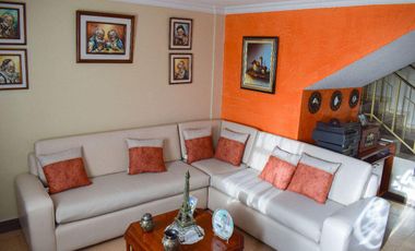 VENTA AMPLIA Y HERMOSA CASA, SAN ANTONIO DE PICHINCHA