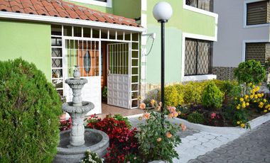 VENTA AMPLIA Y HERMOSA CASA, SAN ANTONIO DE PICHINCHA