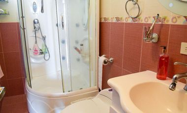 VENTA AMPLIA Y HERMOSA CASA, SAN ANTONIO DE PICHINCHA