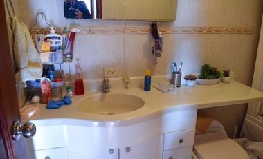 VENTA AMPLIA Y HERMOSA CASA, SAN ANTONIO DE PICHINCHA