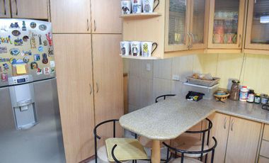 VENTA AMPLIA Y HERMOSA CASA, SAN ANTONIO DE PICHINCHA