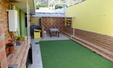 VENTA AMPLIA Y HERMOSA CASA, SAN ANTONIO DE PICHINCHA