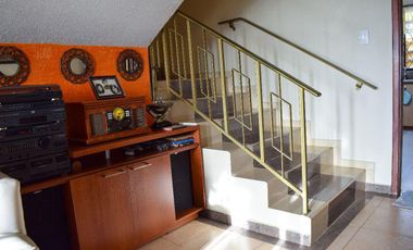 VENTA AMPLIA Y HERMOSA CASA, SAN ANTONIO DE PICHINCHA