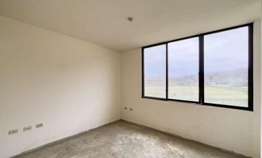 Vivienda Multifamiliar De Tres Niveles