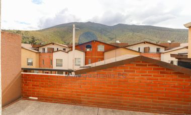 Vendo casa en Pomasqui, conjunto privado con piscina Alcazar de Toledo