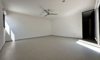 Hermosa Casa en Venta con Paneles Solares en Privada Residencial en CONKAL, Yuc