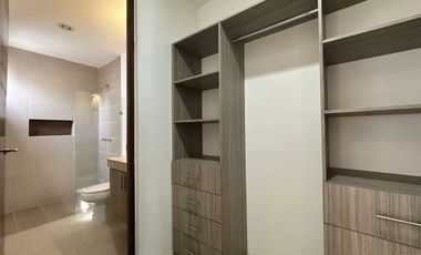 Hermosa Casa en Venta con Paneles Solares en Privada Residencial en CONKAL, Yuc