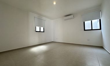 Hermosa Casa en Venta con Paneles Solares en Privada Residencial en CONKAL, Yuc