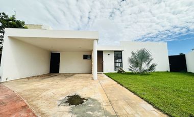 Hermosa Casa en Venta con Paneles Solares en Privada Residencial en CONKAL, Yuc