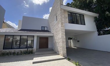 Casa en Montecristo, Amueblada y Equipada. Uso comercial o residencial. Mérida