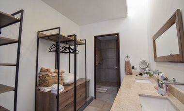 Casa en Venta Amueblada y Equipada con Paneles Solares,en Cholul. Mérida Yucatán