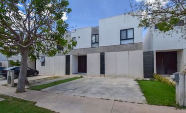 Casa en Venta Amueblada y Equipada con Paneles Solares,en Cholul. Mérida Yucatán