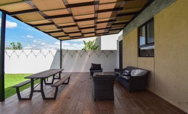 Casa en Venta Amueblada y Equipada con Paneles Solares,en Cholul. Mérida Yucatán