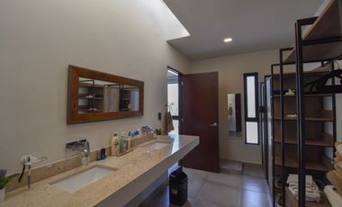 Casa en Venta Amueblada y Equipada con Paneles Solares,en Cholul. Mérida Yucatán