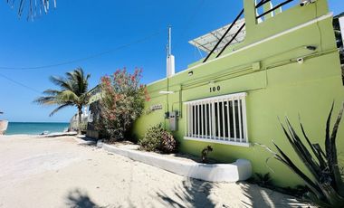 Casa en la Playa, CHELEM, Amueblada y Paneles solares, a 20 m del mar