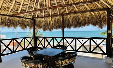 Casa en la Playa, CHELEM, Amueblada y Paneles solares, a 20 m del mar