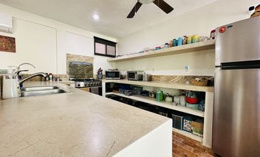 Casa en la Playa, CHELEM, Amueblada y Paneles solares, a 20 m del mar