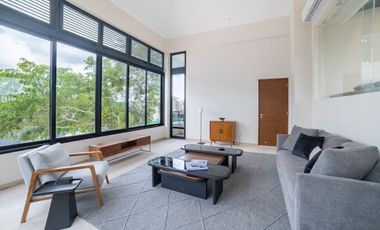 Casa en Venta en Yucatán Country Club. Vista al Campo de Golf. Mérida