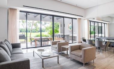 Casa en Venta en Yucatán Country Club. Vista al Campo de Golf. Mérida