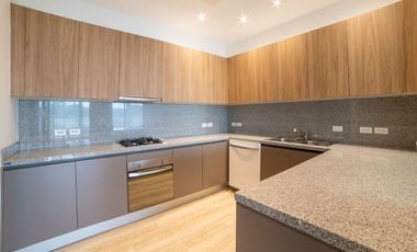 Casa en Venta en Yucatán Country Club. Vista al Campo de Golf. Mérida