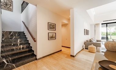 Casa en Venta en Yucatán Country Club. Vista al Campo de Golf. Mérida