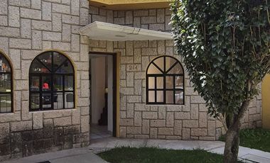 En Venta Casa Excelente Ubicación, Cerca Col. Felipe Angeles, Villas del Álamo