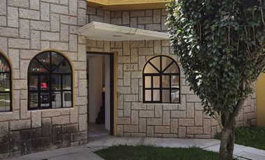 En Venta Casa Excelente Ubicación, Cerca Col. Felipe Angeles, Villas del Álamo