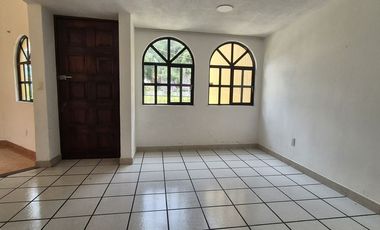 En Venta Casa Excelente Ubicación, Cerca Col. Felipe Angeles, Villas del Álamo