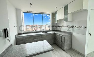 DEPARTAMENTO  DE ESTRENO EN PRIMERA FILA CON GRAN BALCON EN  CUARTO PISO