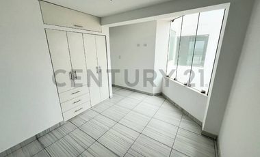 DEPARTAMENTO  DE ESTRENO EN PRIMERA FILA CON GRAN BALCON EN  CUARTO PISO