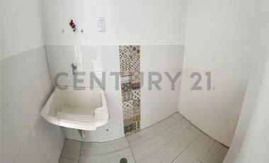 DEPARTAMENTO EN PRIMERA FILA CON GRAN BALCON EN SEGUNDO PISO