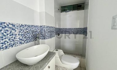 DEPARTAMENTO EN PRIMERA FILA CON GRAN BALCON EN SEGUNDO PISO