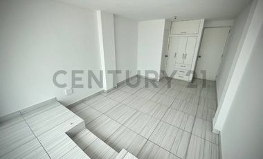 DEPARTAMENTO EN PRIMERA FILA CON GRAN BALCON EN SEGUNDO PISO