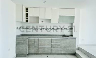 DEPARTAMENTO EN PRIMERA FILA CON GRAN BALCON EN SEGUNDO PISO