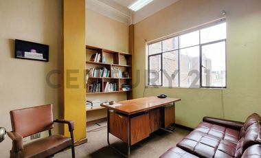 PLAZA DE ARMAS DE LIMA EDIFICIO DE 7 PISOS