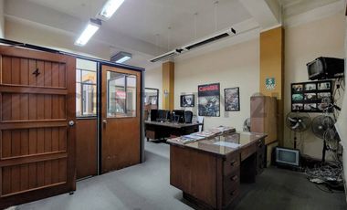 PLAZA DE ARMAS DE LIMA EDIFICIO DE 7 PISOS