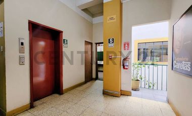 PLAZA DE ARMAS DE LIMA EDIFICIO DE 7 PISOS