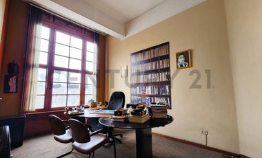 PLAZA DE ARMAS DE LIMA EDIFICIO DE 7 PISOS