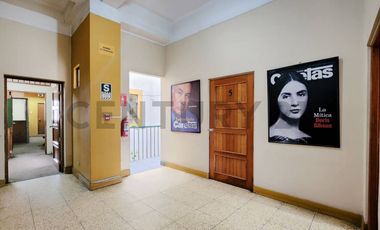 PLAZA DE ARMAS DE LIMA EDIFICIO DE 7 PISOS