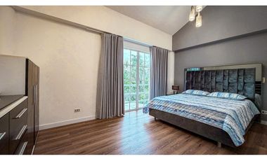 Casa cerca al mall Amsterdam