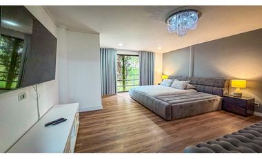 Casa cerca al mall Amsterdam